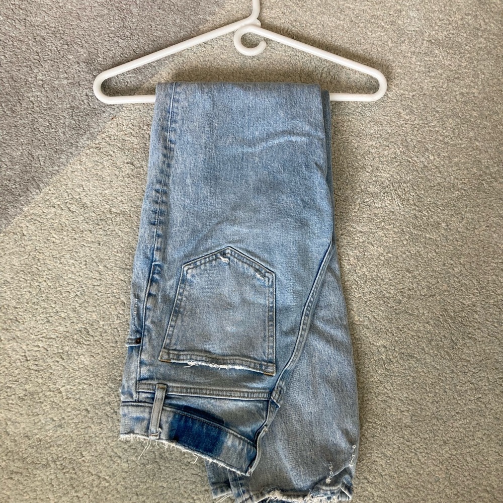 Abercrombie 90’s Straight Ultra High Rise 26 2L!